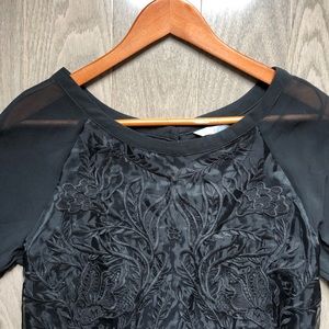 🚫sold🚫Sheer Floral Embroidered Top